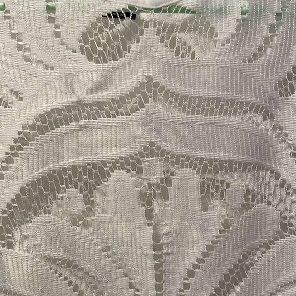 An Elegant Lace Top! - Picture 7 of 8